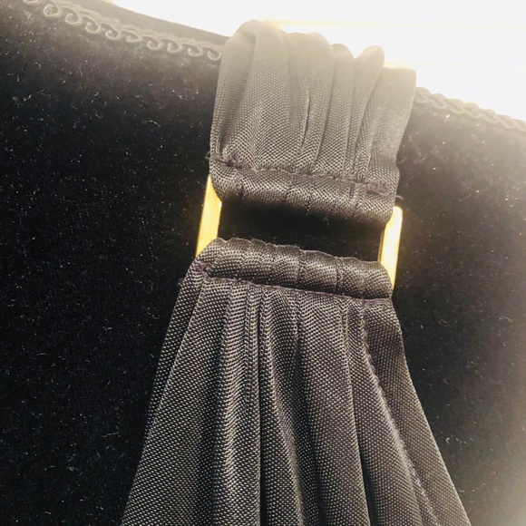 Black Express Plunge Top - Picture 5 of 7